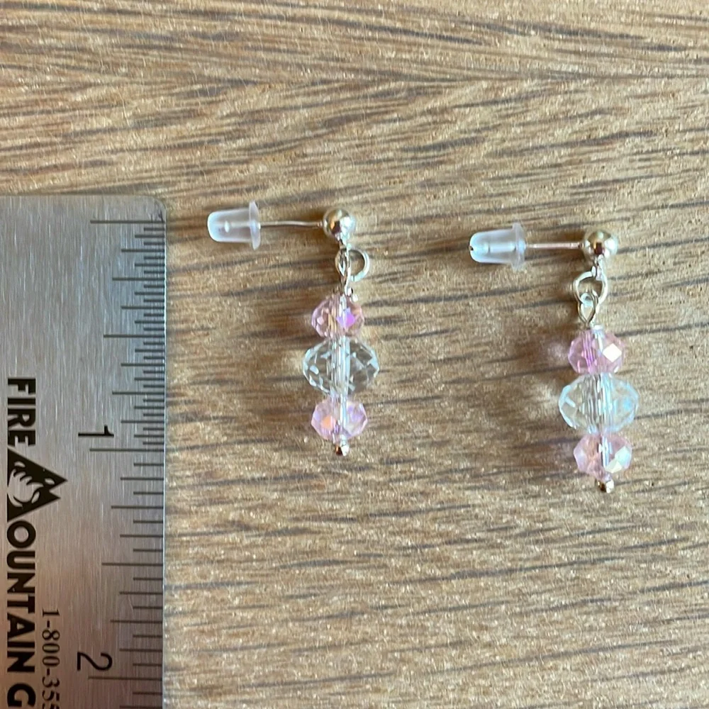 HAND CRAFTED CRYSTAL DROP PIERCED EARRINGS Pink Clear Silver